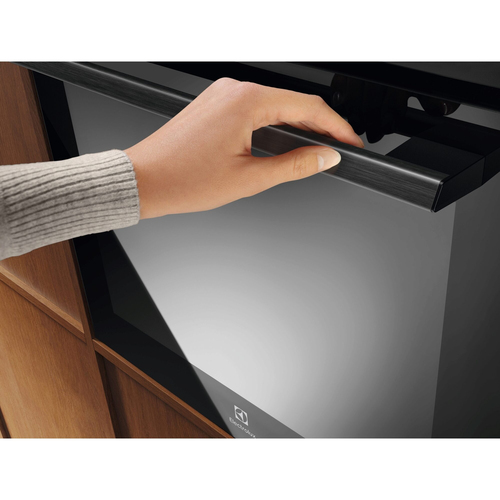Lò nướng Electrolux EOM7P00H 72 L 3490 W màu đen