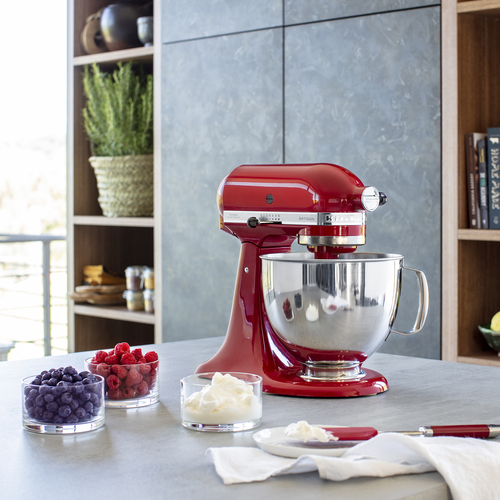 9b5b155592db07f882bbff2c032b75b61c74da59.jpg Máy trộn KitchenAid 5KSM125BER Máy đánh trứng để bàn 300 W màu kem